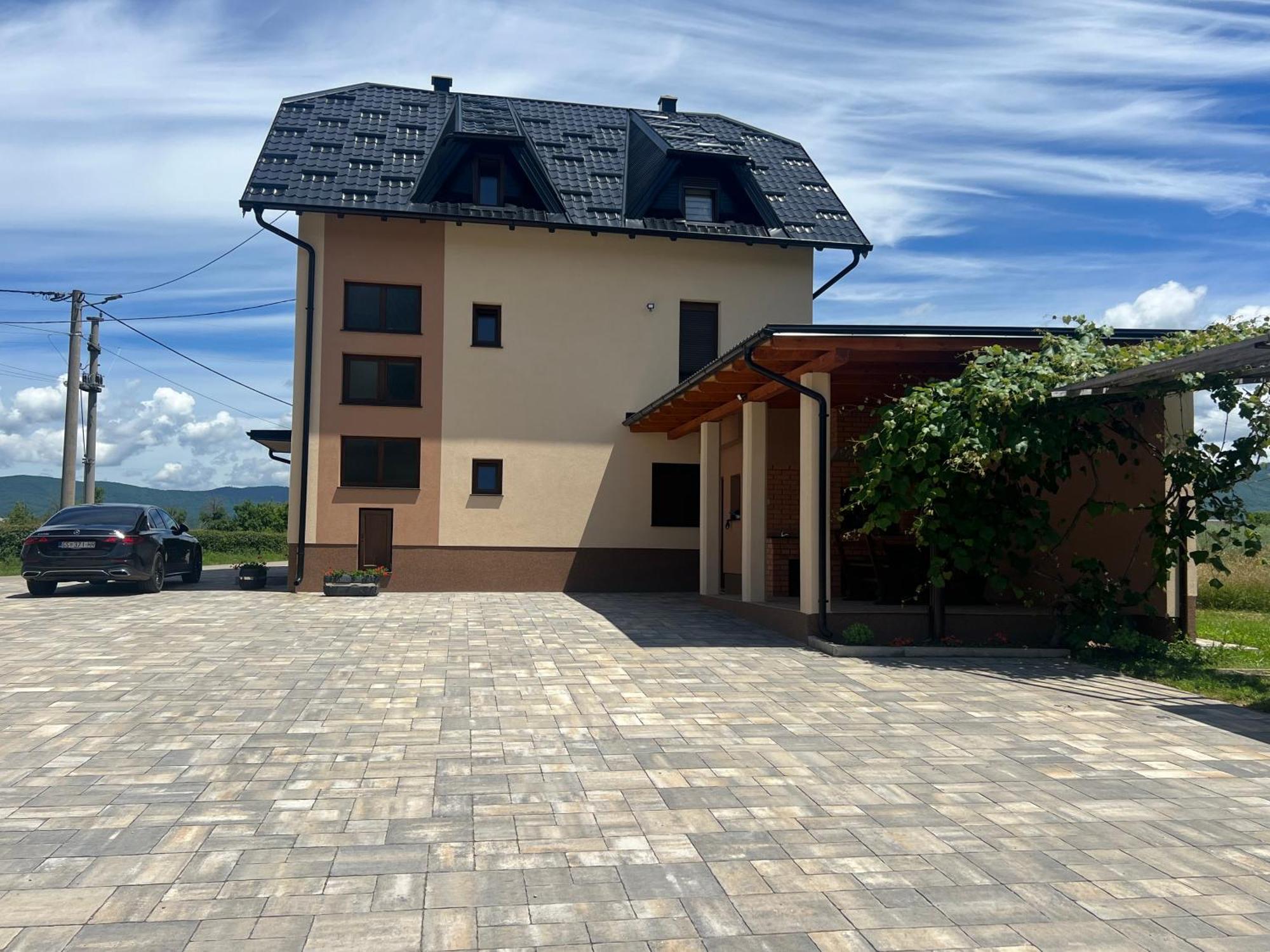 Zen Den Apartments Otočac Esterno foto