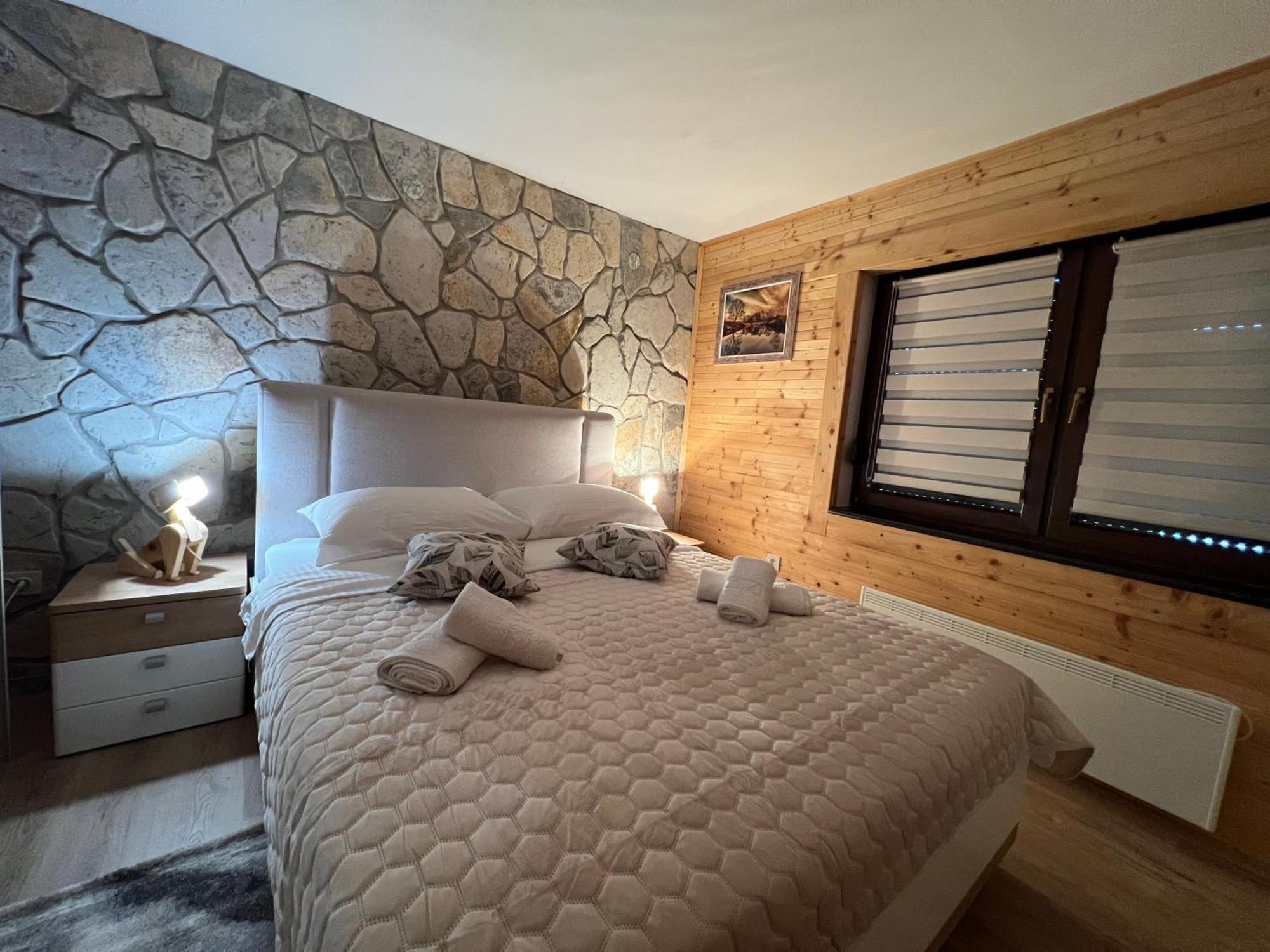 Zen Den Apartments Otočac Esterno foto