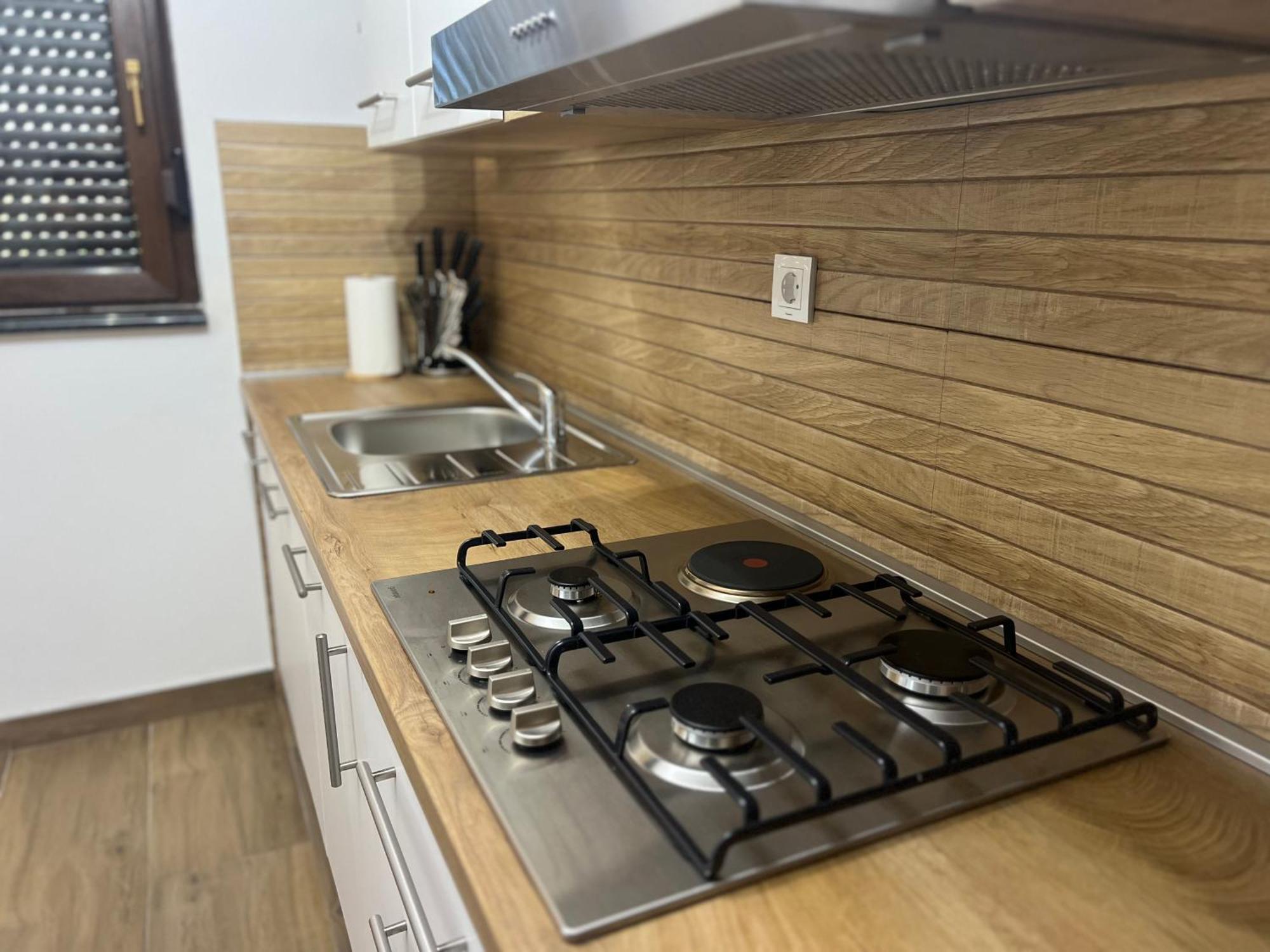 Zen Den Apartments Otočac Esterno foto